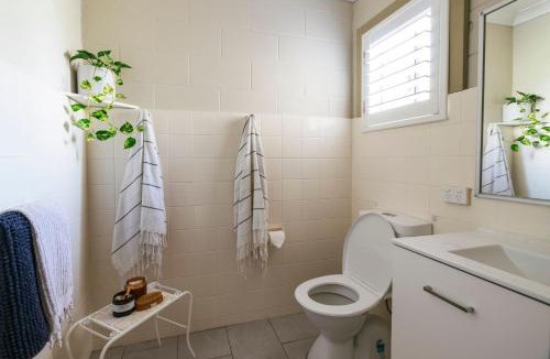 Brooms Head Apartment | Merduka Sands 4 - Cozy Charming Cottage - Holiday Yamba