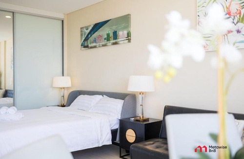 Kirribilli Apartment | MetaWise Harbour View Studio Kirribilli