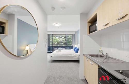 Cronulla Apartment | MetaWiseBnB Cronulla Beach Walk to Train & Shops 3