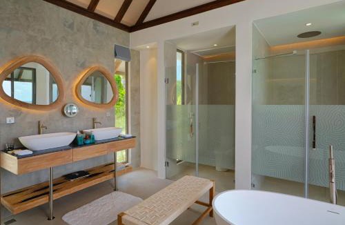 Lhaviyani Atoll Hotel | Meyyafushi Maldives - Premium All Inclusive