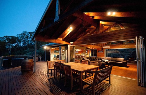 Milbrodale House | Milbrodale Lodge - Architecturally designed 4 bdrm mountainside house, great views and open fireplace