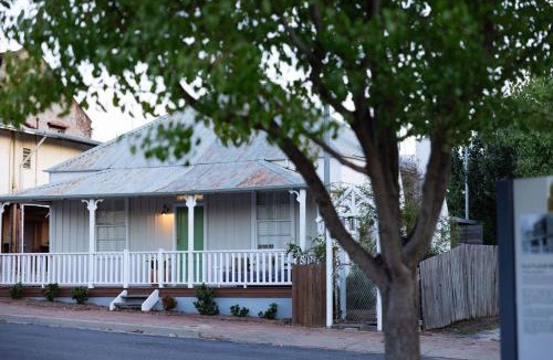Tenterfield House | Mill Cottage