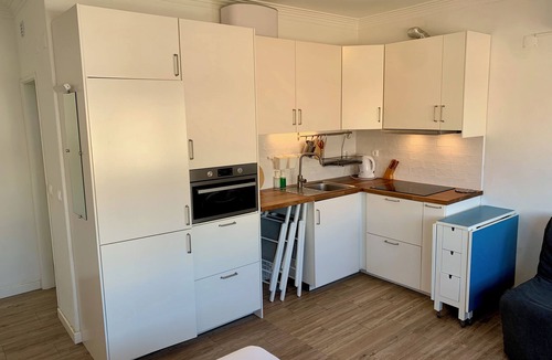 Costa de Caparica Condo | MIRazul · Central Studio · 2 Guests · 4 min Walk to Beach · Wi-Fi & AC