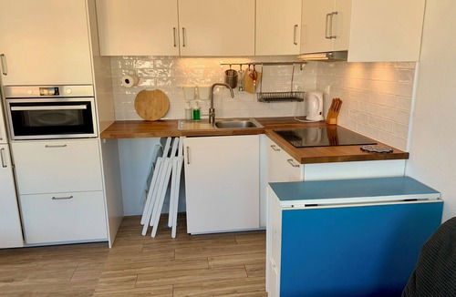 Costa de Caparica Condo | MIRazul · Central Studio · 2 Guests · 4 min Walk to Beach · Wi-Fi & AC