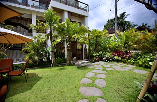 Melayang Hotel | MJ House