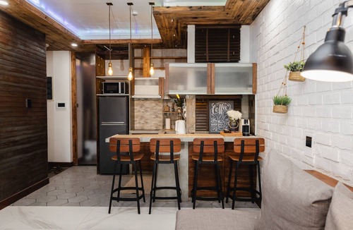 Male Apartment | Modern 1BR Walk to Beach & City Spots