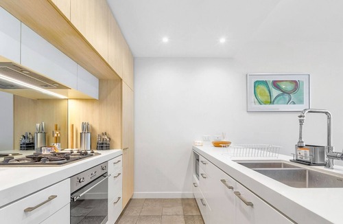 North Ryde Apartment | Modern 2-Bedroom Apartment next North Ryde Metro