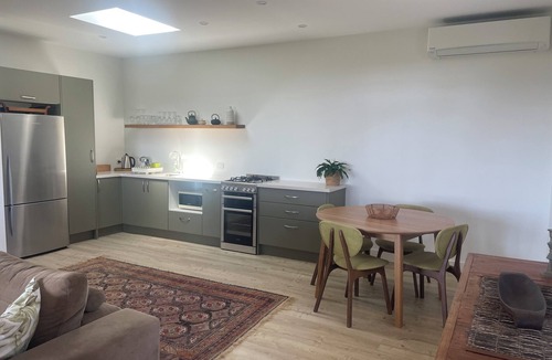 Newrybar Cottage | Modern 2 bedroom cottage , ocean views.