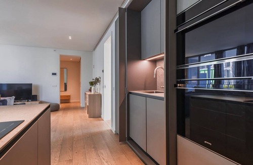 Marvila Apartment | Modern 2BDR Apartment w/Garage by LovelyStay