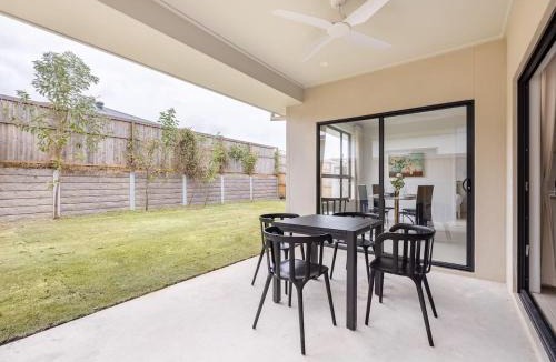 Park Ridge House | Modern 4BR Family Home in Peaceful Park Ridge