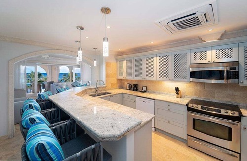 Little Battaleys Apartment | Modern Beachfront Condo - St Peter's Bay 402