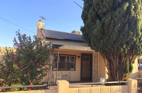 Broken Hill House | Modern Charming Miners’ Cottage @ Broken Hill near CBD