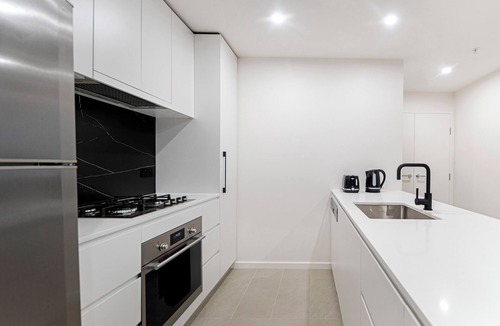 Melrose Park Apartment | Modern Melrose Park Retreat for 6 Guests