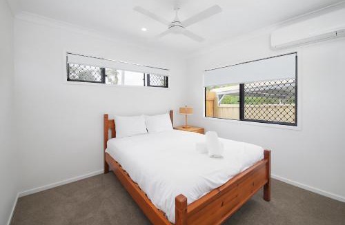 Kuraby House | Modern New-Build Peaceful Home Studio