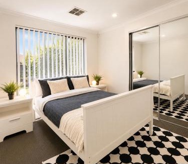 Bassendean Villa | Modern oasis