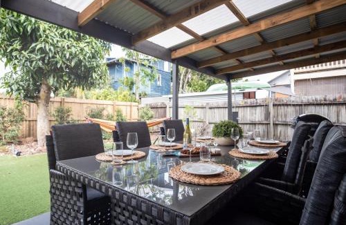 Mudjimba House | Modern Pet-friendly Mudjimba Townhouse
