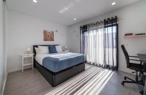 Ilhavo Apartment | Modern & Quiet 2BR 2 Baths 4 Balconies & Lift