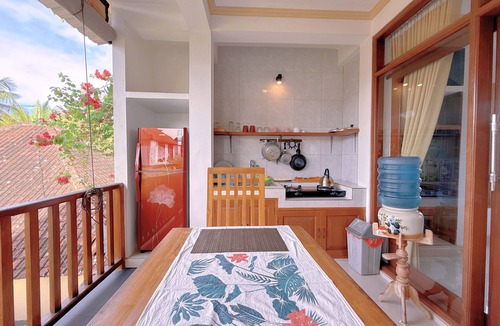 Ubud Apartment | Modern room with natural lighting