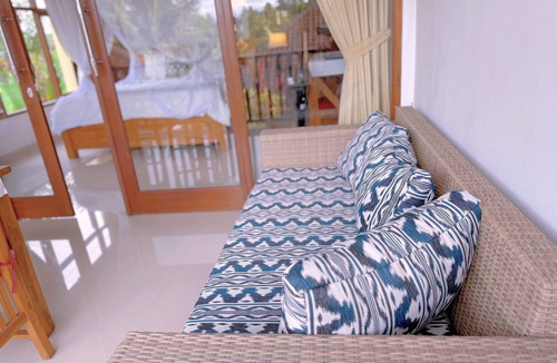 Ubud Apartment | Modern room with natural lighting