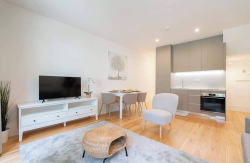 Oliveira do Castelo Apartment | Modern & Spacious Home by Host Wise