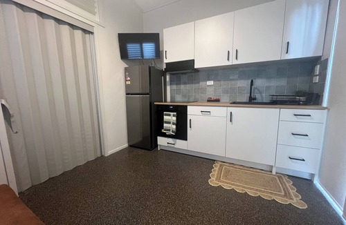 Norman Gardens Apartment | Modern & Stylish Studio Apartment-1 Bedroom (Double Bed) & 1 Sofa Bed (Double)