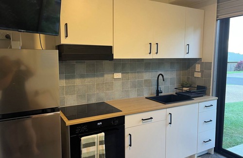 Norman Gardens Apartment | Modern & Stylish Studio Apartment-1 Bedroom (Double Bed) & 1 Sofa Bed (Double)
