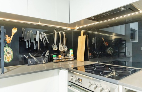 Ryde Condo | Modern & Stylish - Private Condo/Apartment (Self-contained)