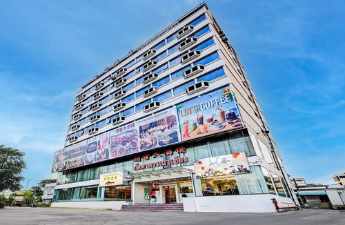 Din Daeng House | Modern Twin Haven | Central Bangkok Base