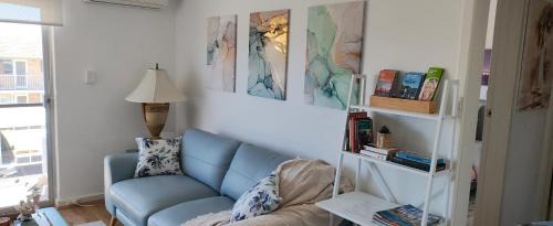 Tuart Hill Apartment | Modern Unit Near CBD & Beach, Free Parking