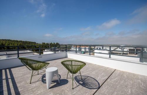 Peniche House | Modern Villa with Private Pool Near Baleal Beach