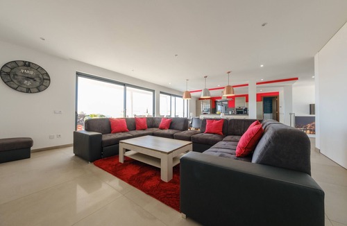 Praia da Luz Apartment | Modern villa with sea view [27]