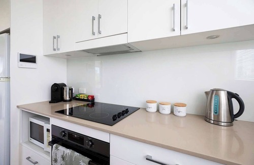 Mona Vale Apartment | Mona Vale Surf to Tee