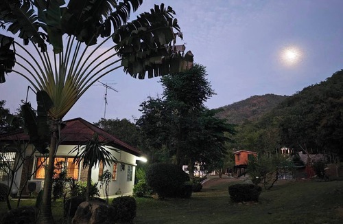 Phetchaburi Cabin | Mountain Front Hut For 2 Rare Birds, Bikes, Nature