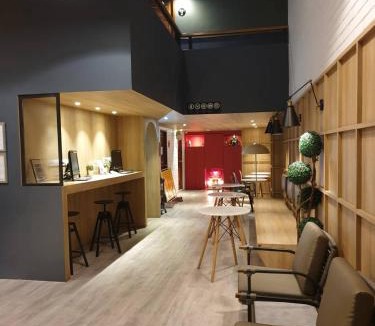 Chom Phon Hotel | MyBed Ratchada