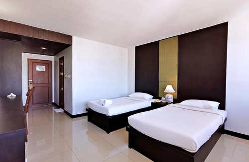 Chumphon Hotel | Nana Buri Hotel