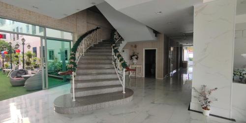 Bang Sao Thong Hotel | Napheera Royal Tel