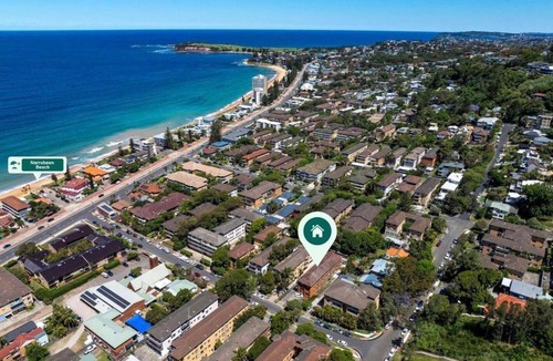 Narrabeen Apartment | Narrabeen Nook - Easy Living between Beach & Lagoon