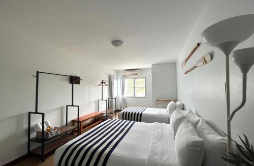 Khuekkhak Bed & Breakfast | Nautical Home & Seashell House B&B
