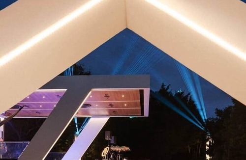 Roble House | Nebulae - Water Cube Suite & YogaDeck