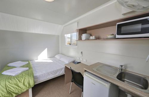 Tinana Hotel | Ned Kelly's Motel