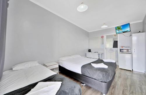 Tinana Hotel | Ned Kelly's Motel