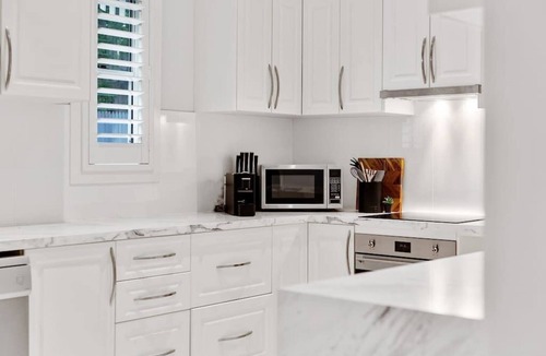 Toowoomba House | Nell’s Place - Stunning home, walk to CBD
