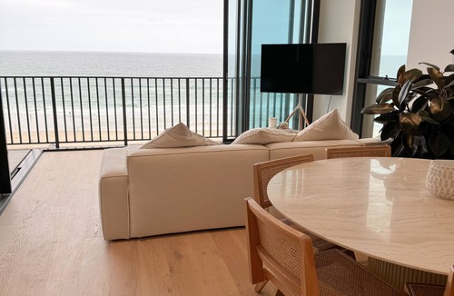 Palm Beach Apartment | New Resort Style Ocean Front Apartment Palm Beach