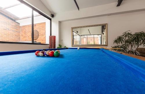 Newcastle West House | Newcastle Penthouse - Spa, Pool Table, City Centre
