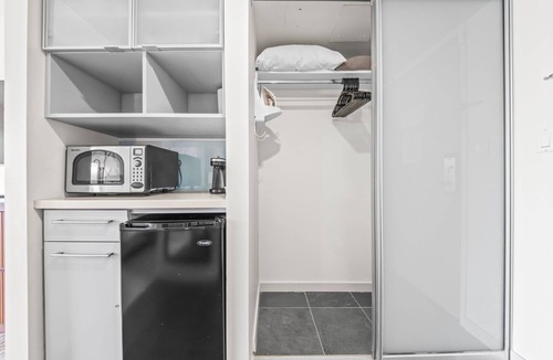 Ala Moana Condo | Newly Renovated, Incredible Balcony Views 1316