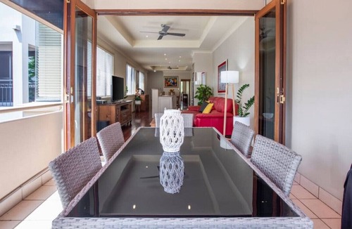 Southport House | Norman St · Central Broadwater Parklands 3Bed Townhouse