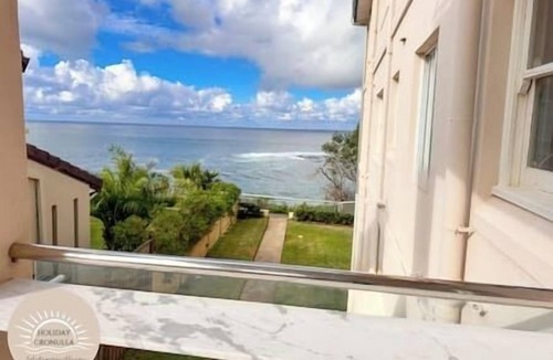 Cronulla Apartment | North Facing Seaside Apartment