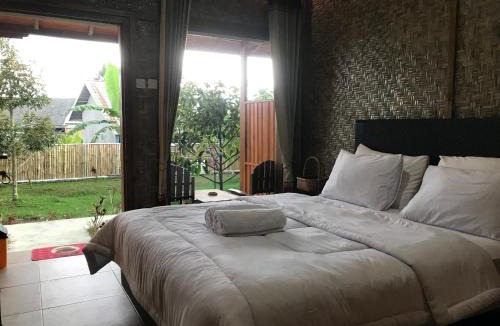 Kecamatan Sikur House | Nova's Bungalow