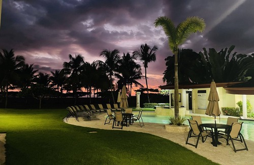 Barrio Los Faroles Condo | Ocean Front 3 Bed/2 Bath- direct access to beach-Salt water Pool-AMAZING SUNSETS