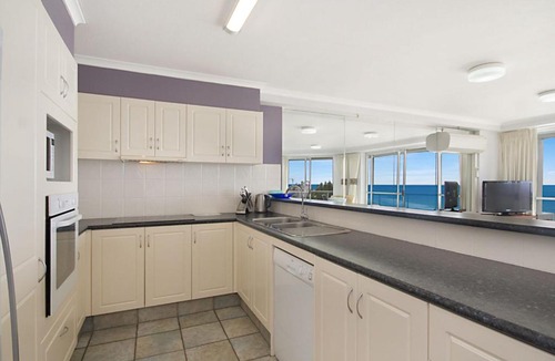 Coolangatta Apartment | Ocean Plaza Unit 1469